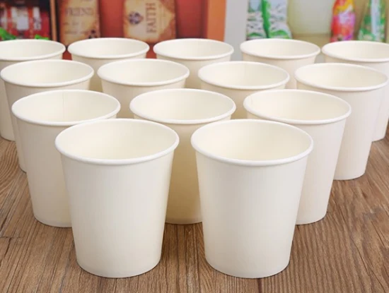 ホットドリンクやコーヒー用の安価な 12 オンスのシングルカップを製造する中国のメーカーは、多くの人に人気があります。